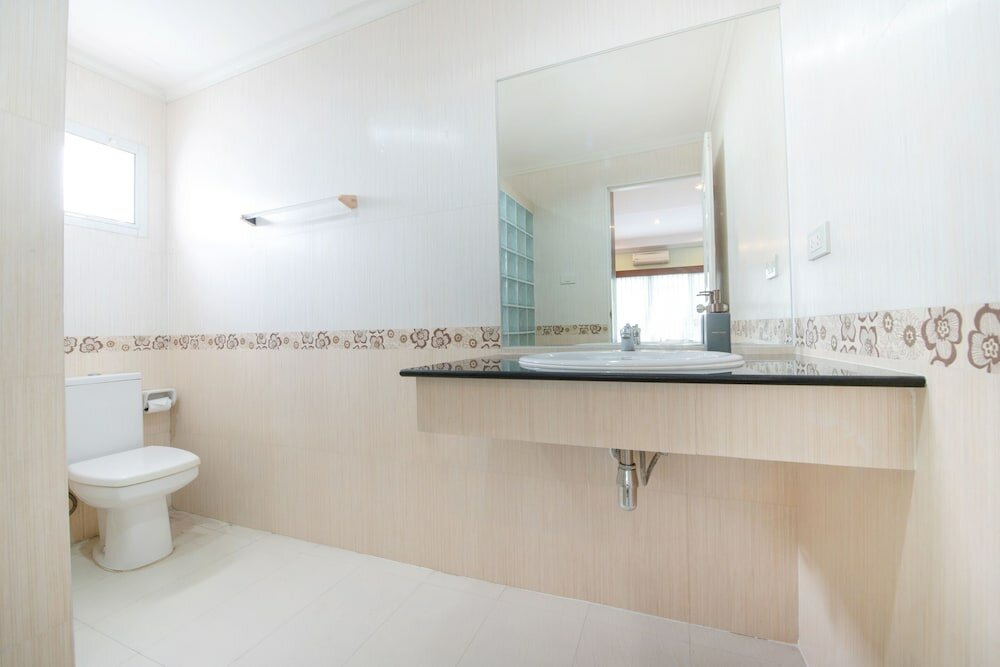 Фото Blooming Hill Boutique Suites