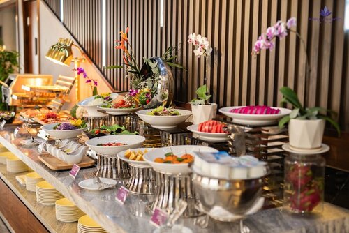 Гостиница Purple Lotus Hotel в Хайзыонге
