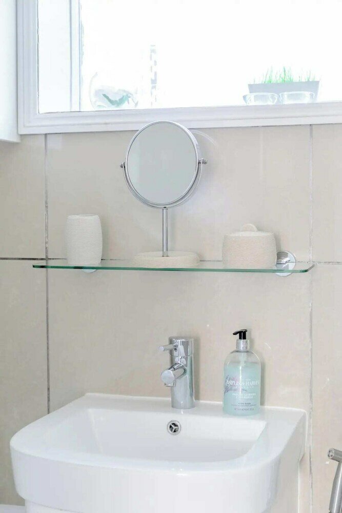 Фото Lovely 3bd Family Home With Garden - North Sheen