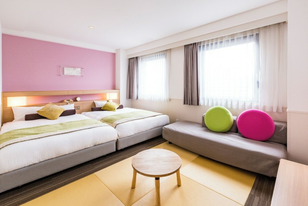 Фото Shin Osaka Station Hotel