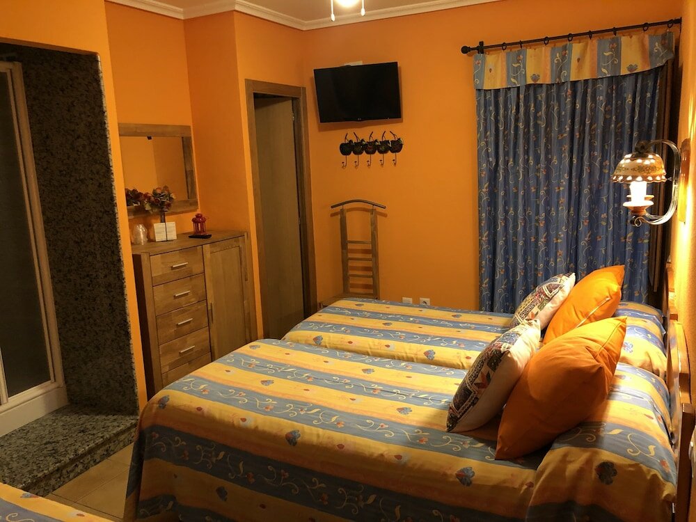 Фото Pensión Restaurante Chiki