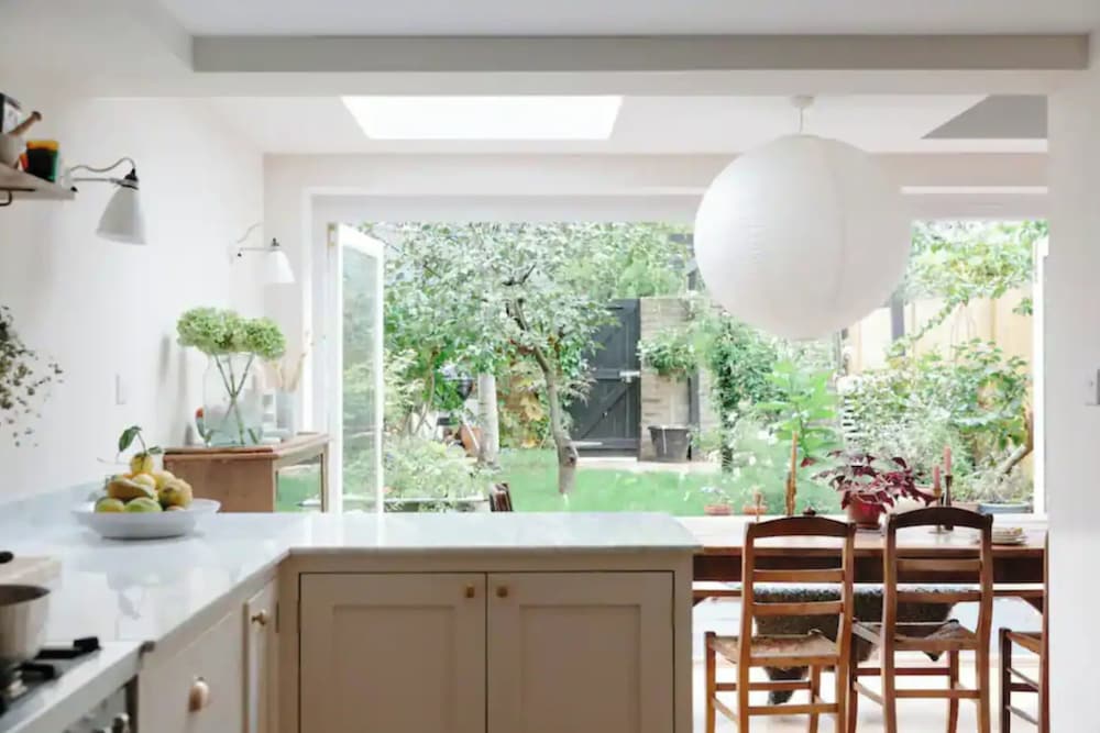 Фото Lovely 3bd Victorian Townhouse W/garden - Brixton!