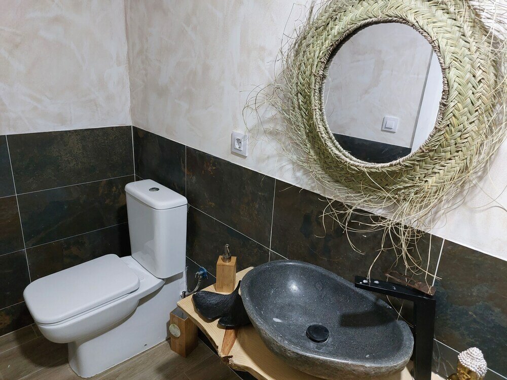 Фото Calle de Esteban Terradas 3 bajo