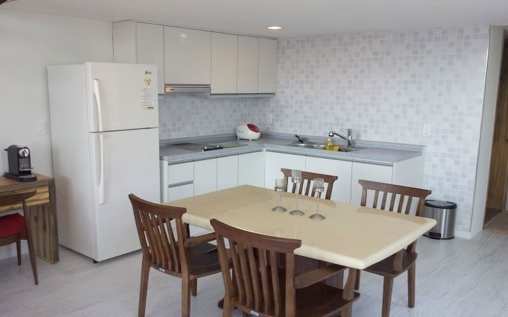 Фото Jeju Neopbille Guest House