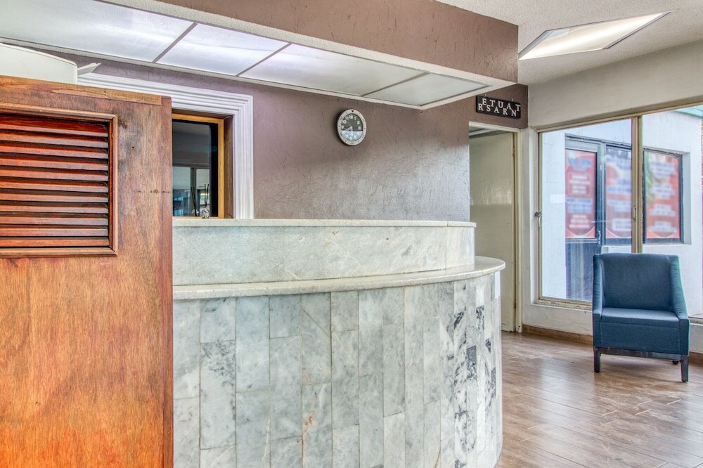 Фото Capital O Hotel La Siesta, Gómez Palacio