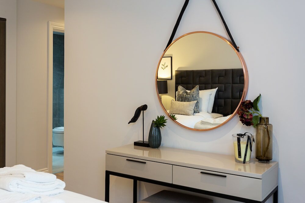 Фото The Carlyle - Elegant Serviced Apartments