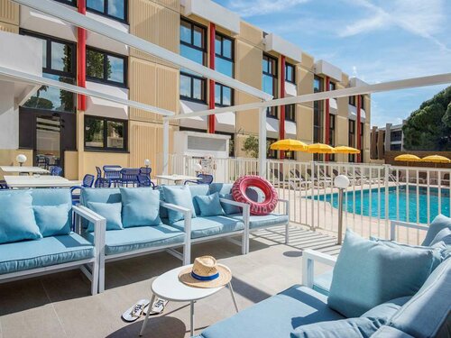 Гостиница Отель ibis Styles Nice Cap 3000 Airport в Сене-Лоране-дю-Варе