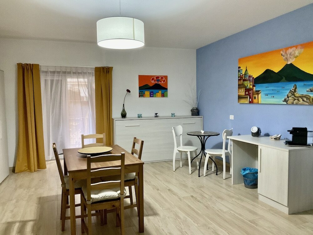 Фото A Room de Scugnizzi