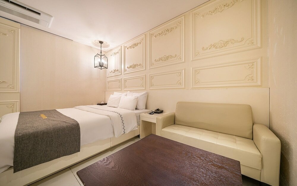 Фото Bucheon Renee