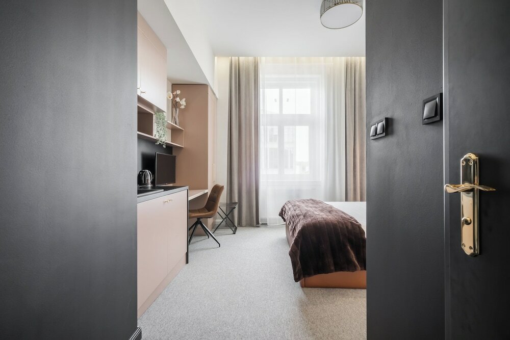 Фото Astoria Boutique Suites by BQA