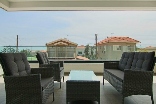 Гостиница Phaedrus Living: City View Anna Residence 102 в Лимассоле