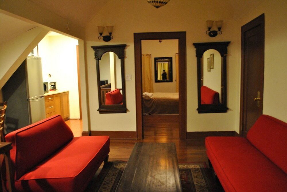 Фото Newark Hansbury Multi Level House