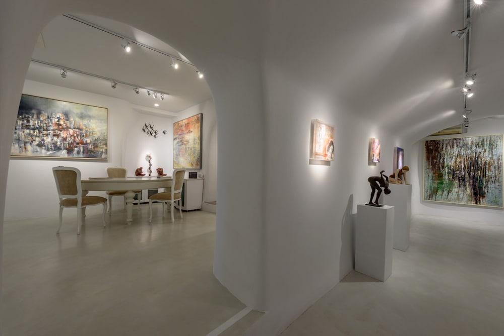 Фото Oia Treasures Art Suites