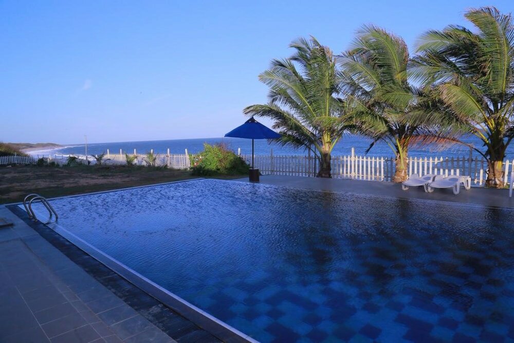 Фото Peacock Beach Resort & SPA