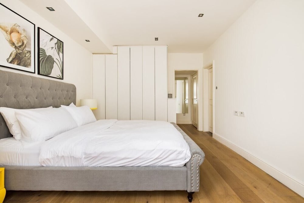 Фото The London Hideout - Glamorous 2bdr Flat With Garden