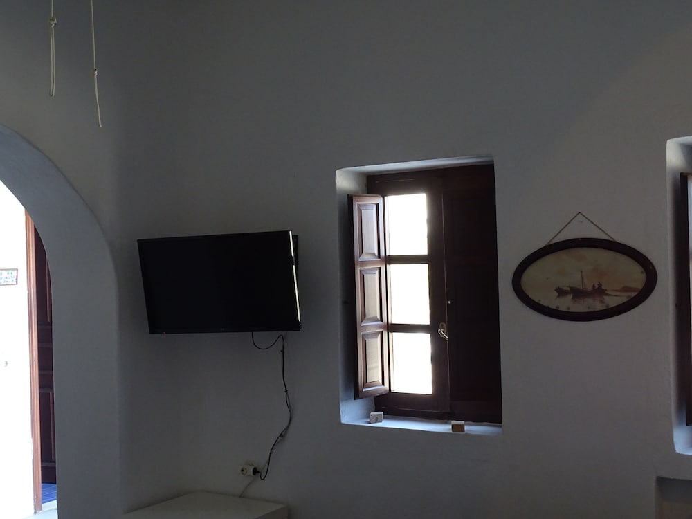 Фото Monolithos Villa