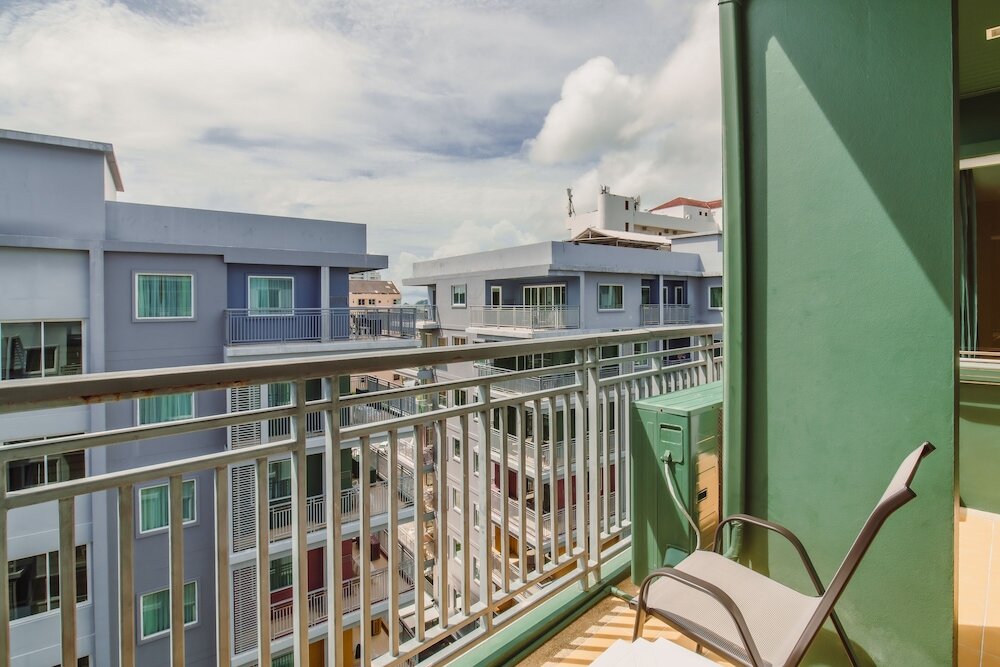 Фото Elite Suites Hotel Patong