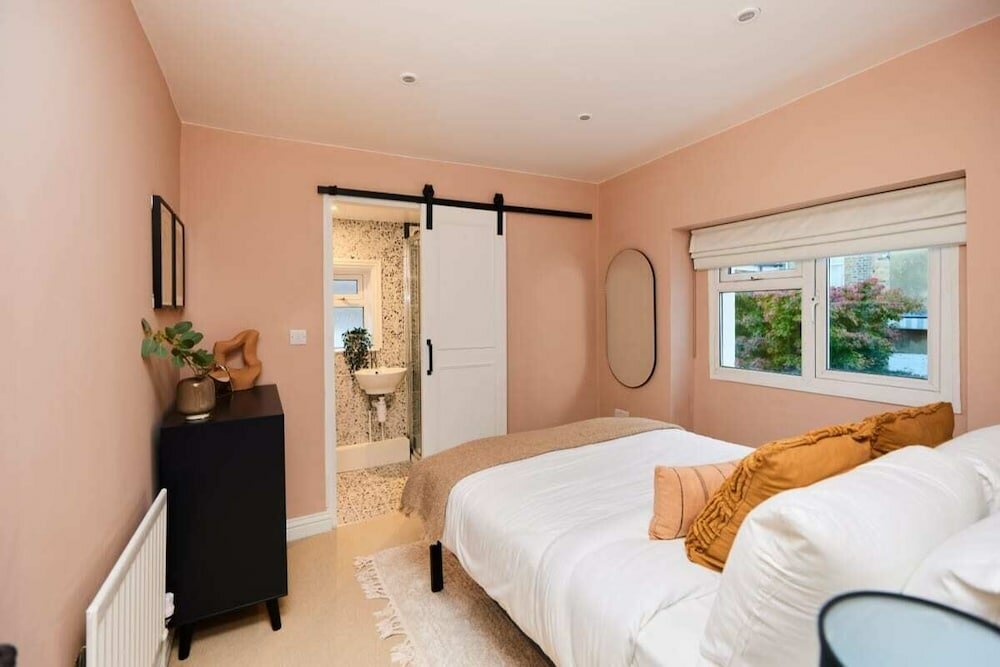 Фото The Fulham Loft - Captivating 2bdr Flat With Terrace