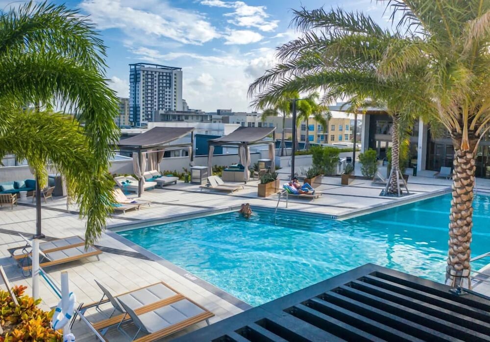 Фото Motif by Moderno