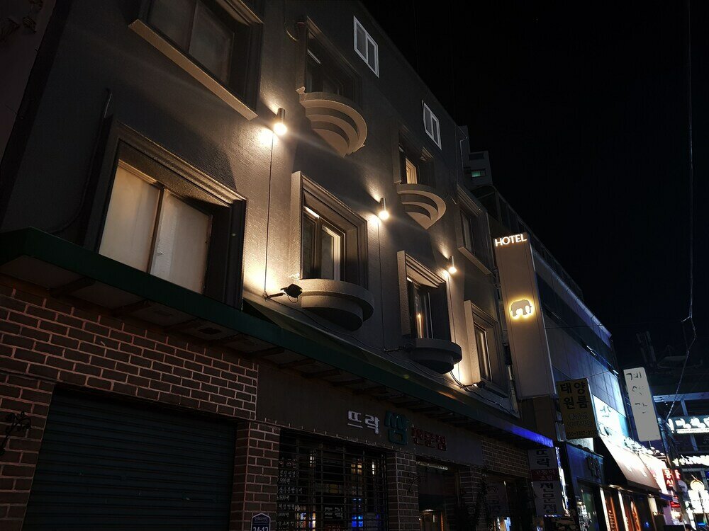 Фото отеля 1