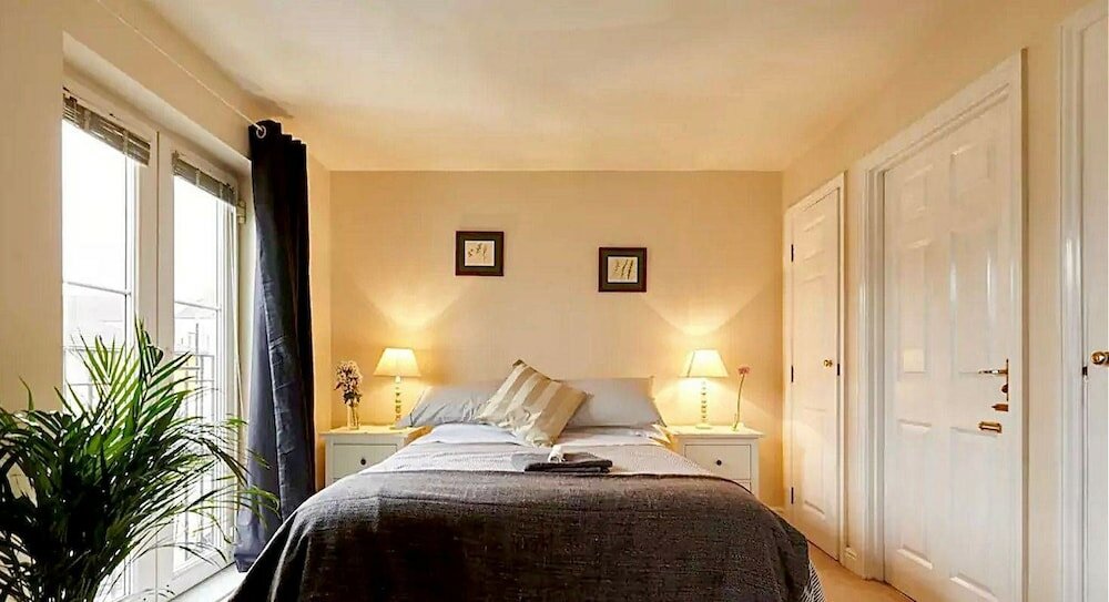 Фото Lynbrook Guests House