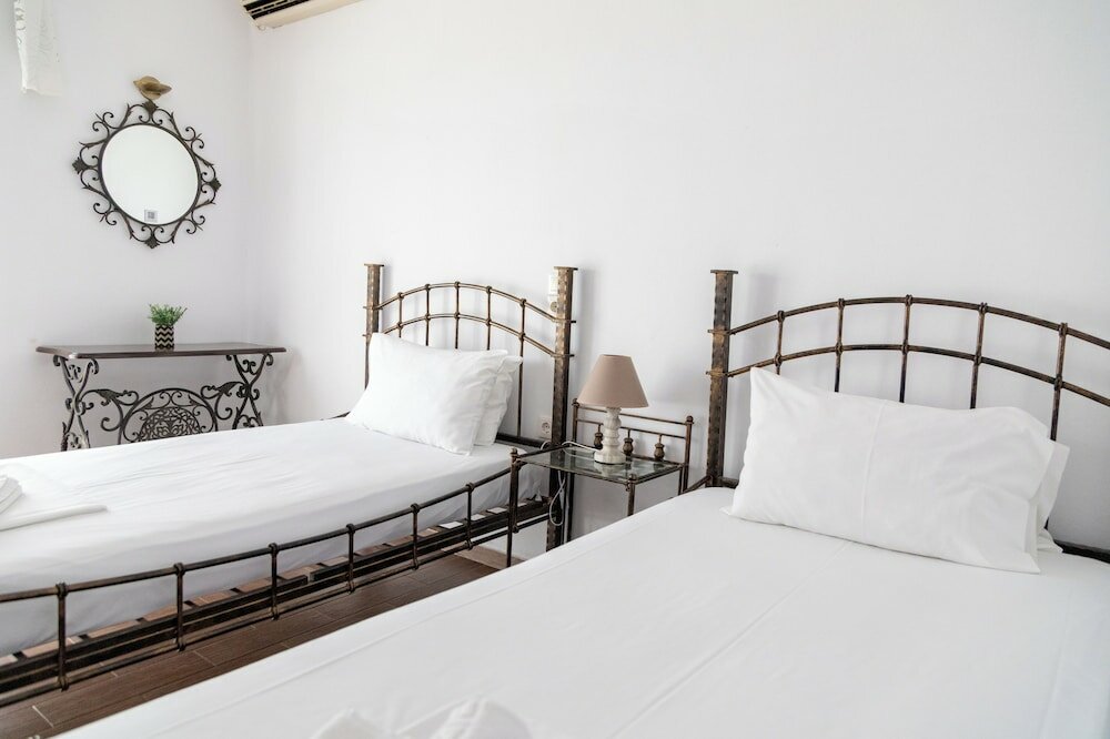 Фото Ampoulos Rooms & Apartments