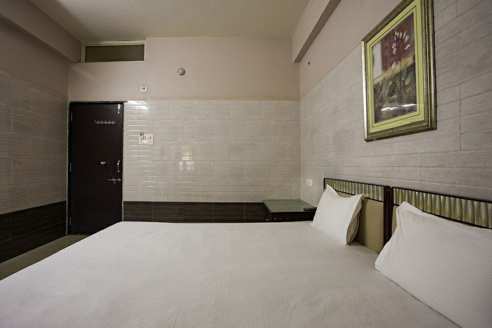 Фото Spot On 23725 Jay Shanti Palace Hotel