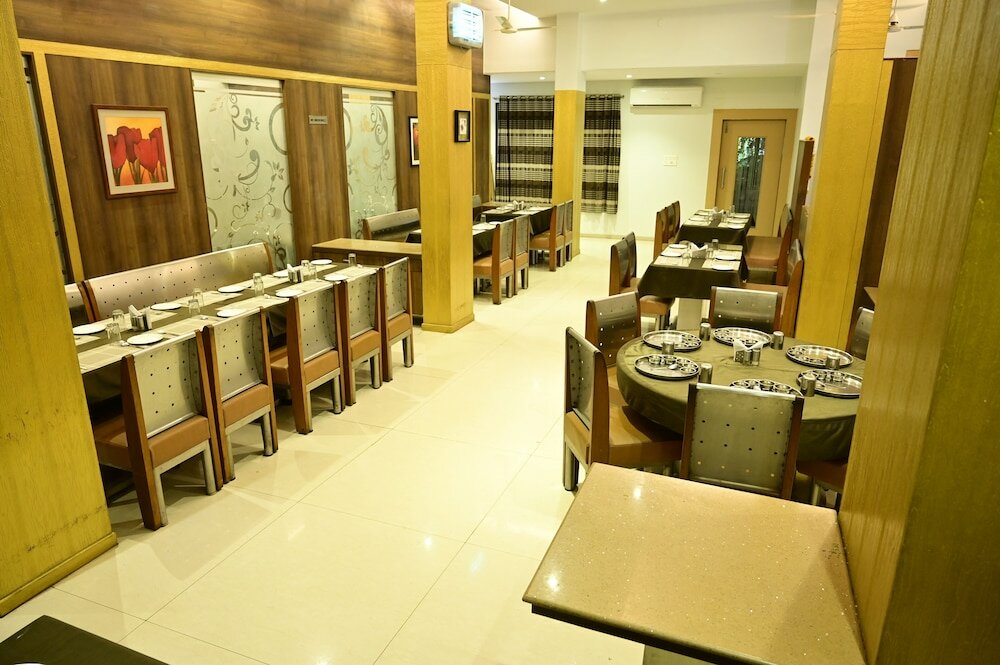 Фото Hotel Galaxy Deluxe