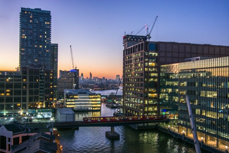 Гостиница Canary Wharf - Corporate Riverside Apartments в Лондоне