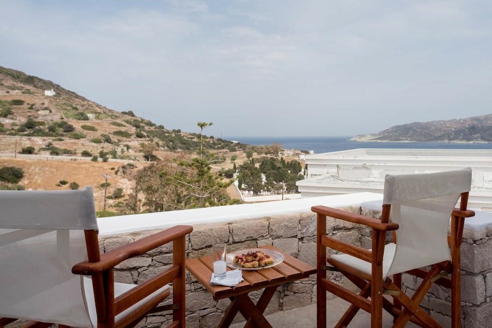 Фото Irene Kimolos Villas