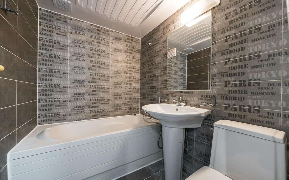 Фото Busan Daeyeondong Hotel With