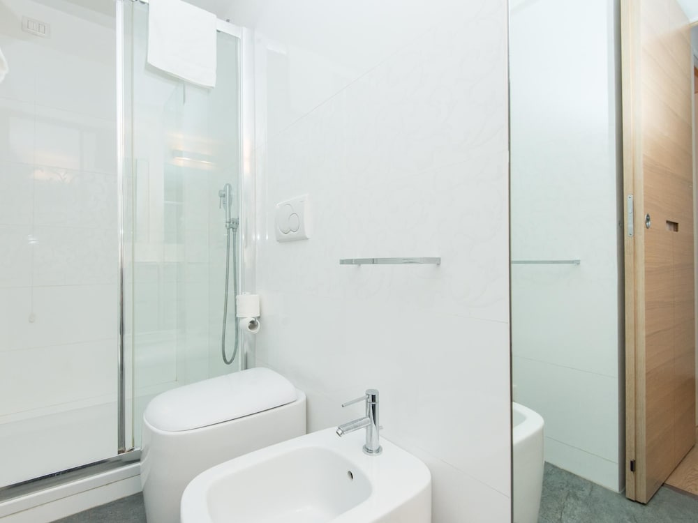 Фото Rsh Spanish Steps Luxury One Bedroom C