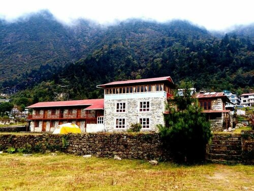 Гостиница Lukla Airport Resort, Lukla в Сагарматхе