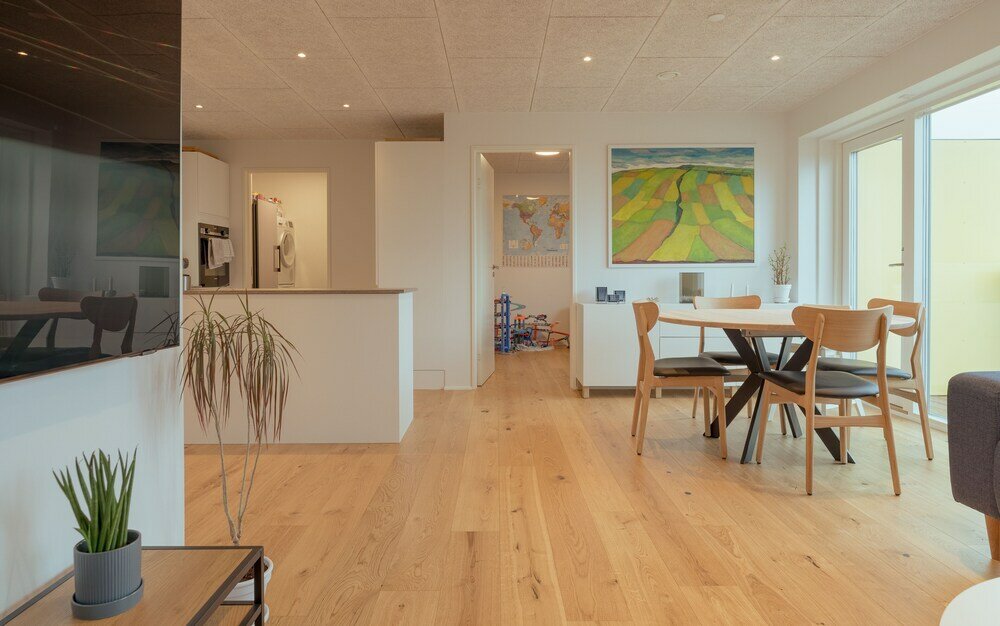 Фото Bright 2Br Apartment, Great View