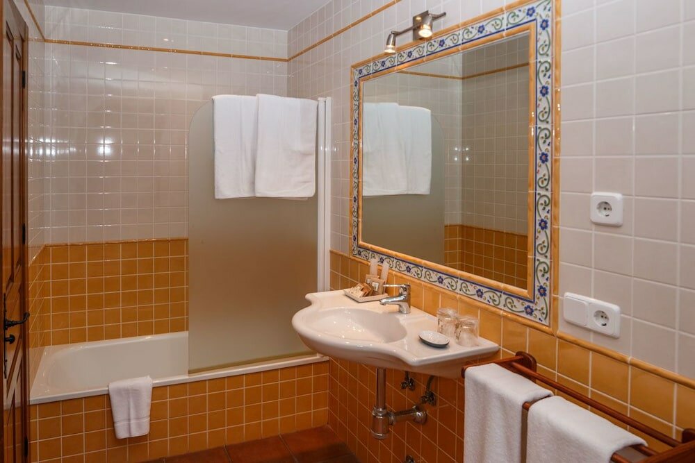 Фото Hotel Rural Andrín