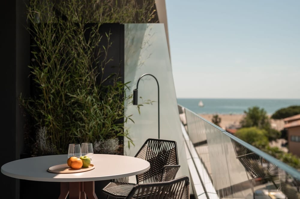 Фото Laguna Faro Suites - Adults Only & Free Beach