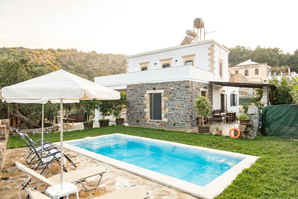 Фото Traditional Villa in Fres