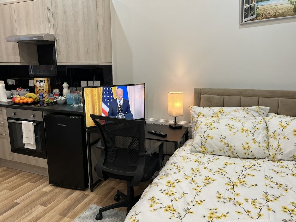 Фото The Grand Bleu - Next to Tube station