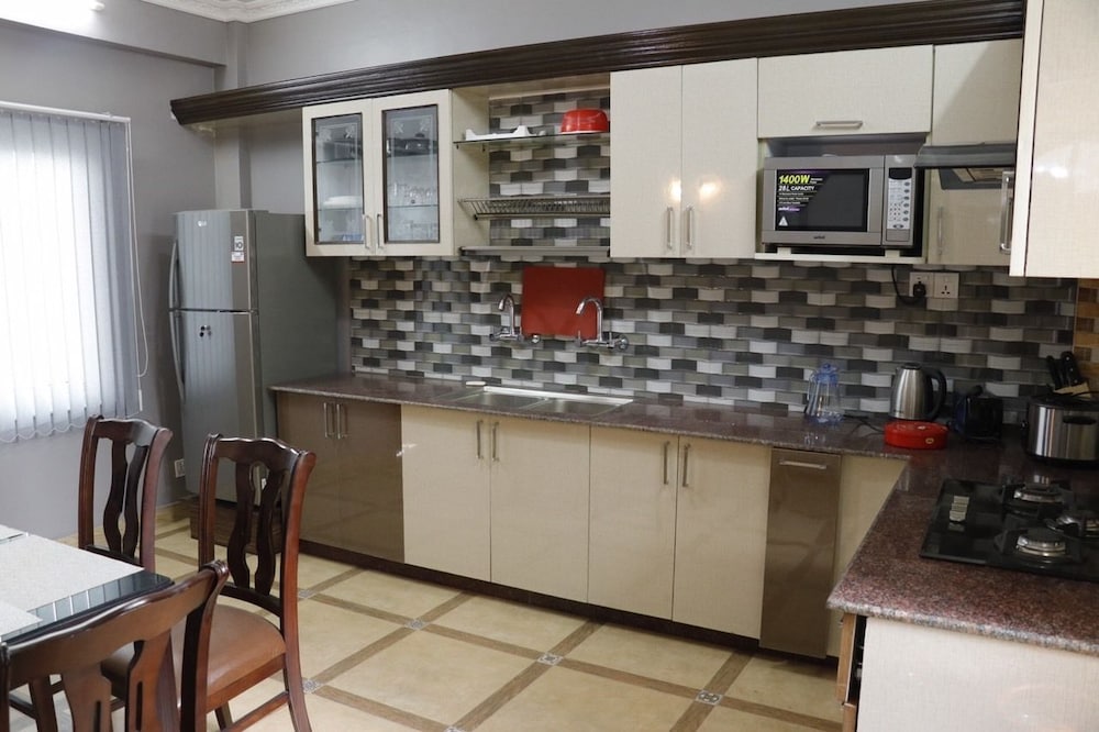 Фото Himalayan Hotel and Service Apartments