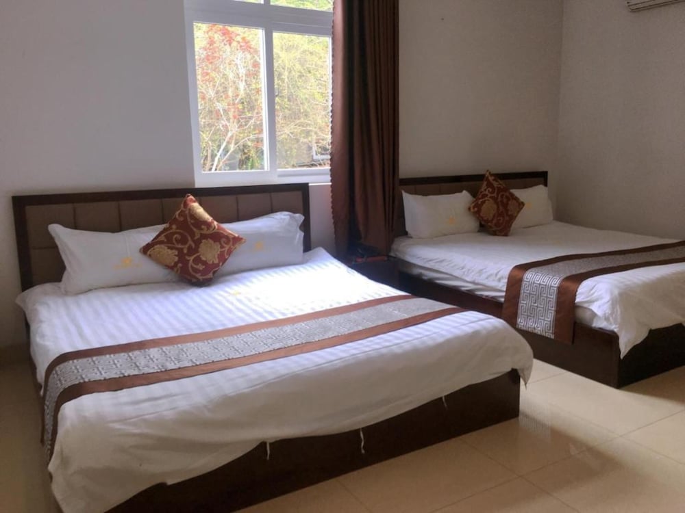 Фото Song Hong View Hotel