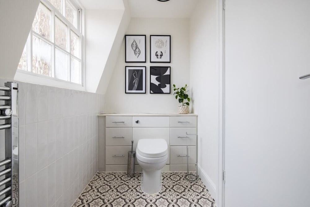 Фото The Escalier Mews - Stunning 3bdr Mews Home Flooded with Natural Light