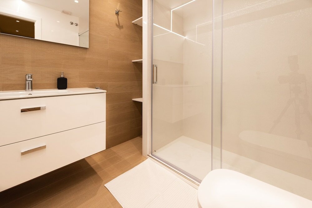 Фото Continental Suit Sky