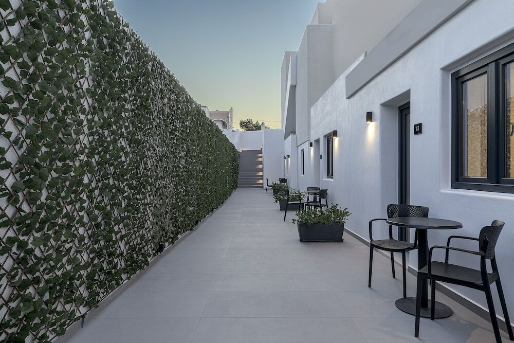 Фото Onyx Hotel & Suites