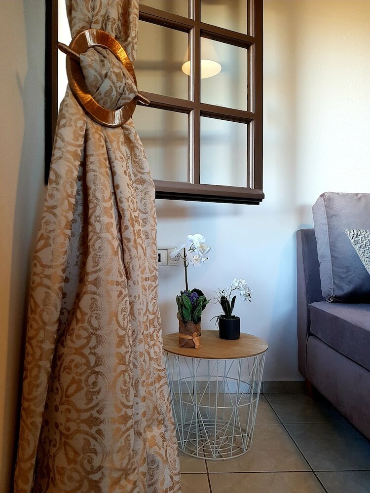 Фото Emmanouil Airport Beach Apartment