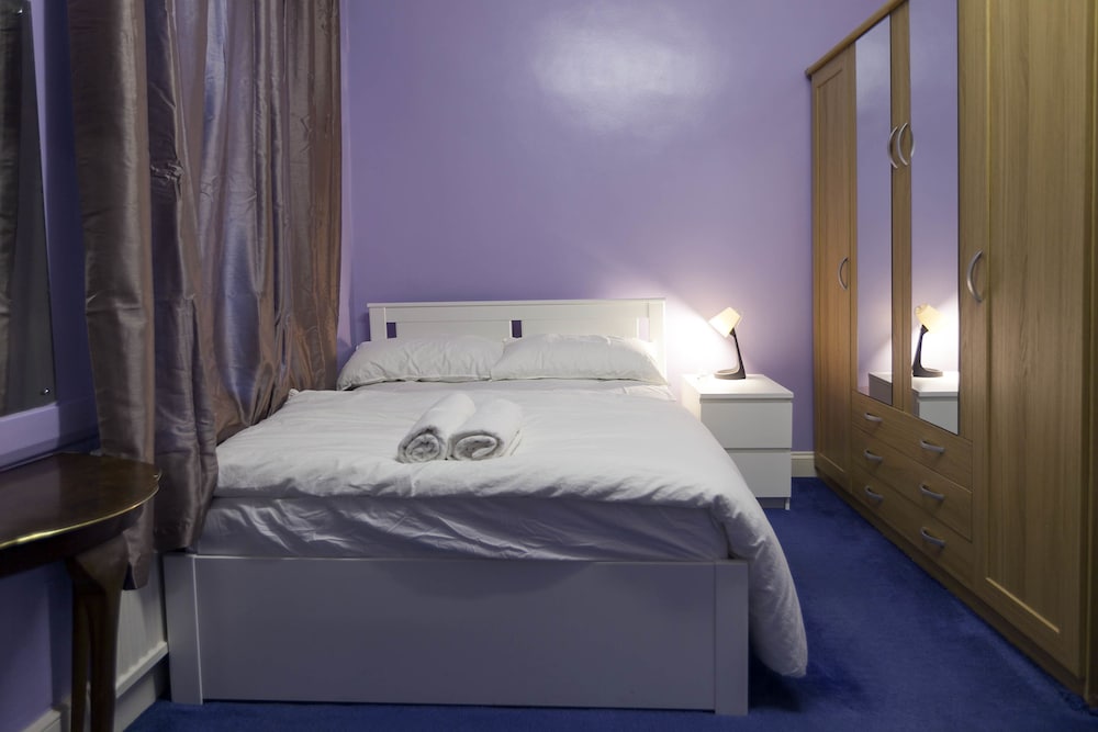 Фото Adam Short Stay