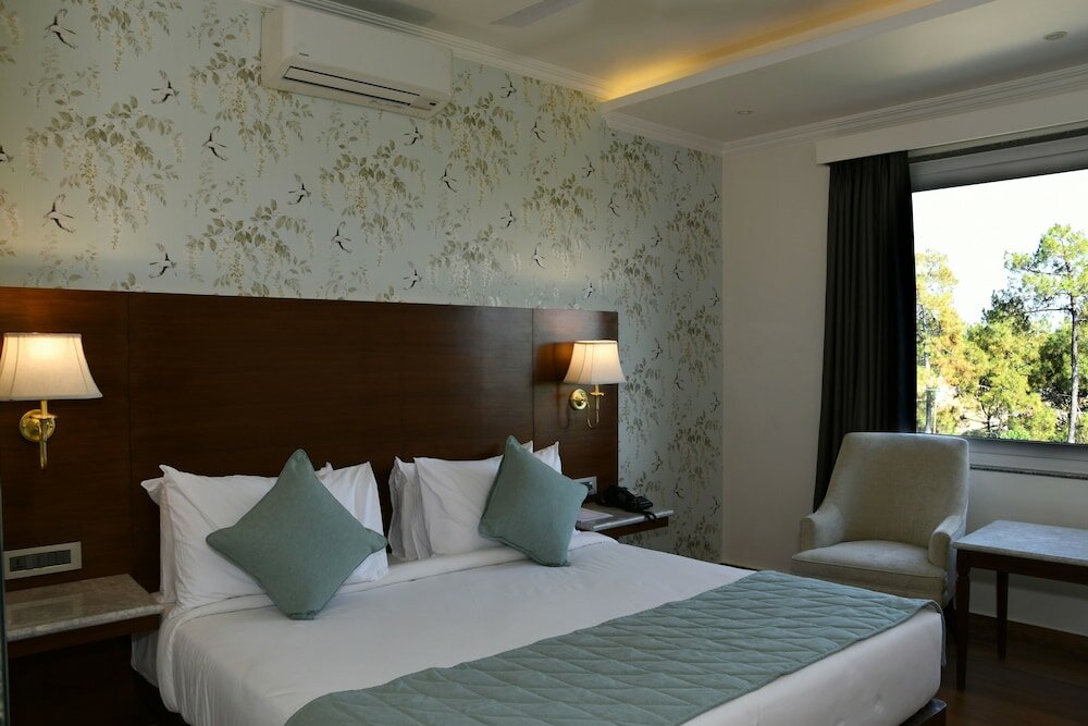 Фото Mastiff Villa Camellia - A Tea Estate Hotel