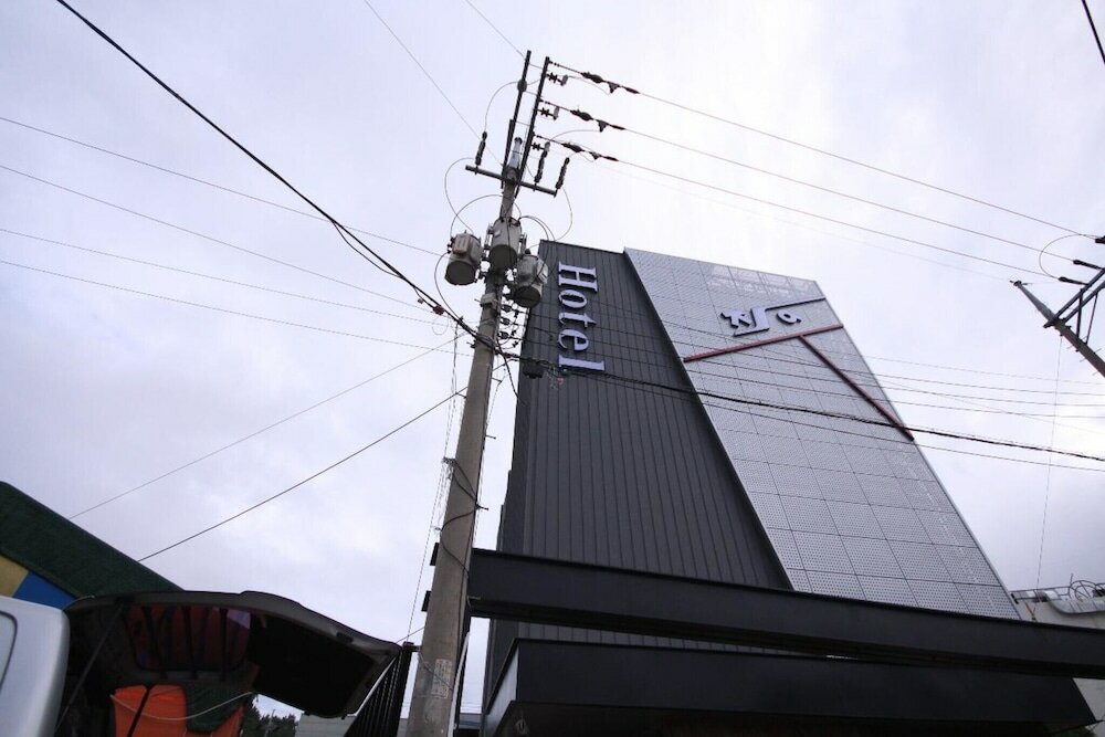 Фото Yeosu Hakdong Ja Self Check-in Motel