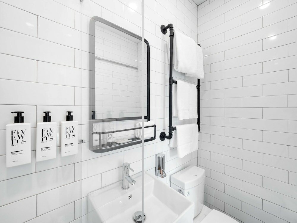 Фото BeHome by LuxUrban, a Travelodge by Wyndham