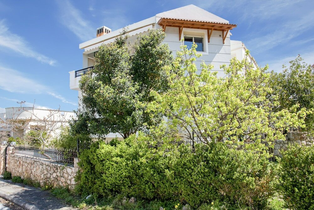 Фото Dione Apartment with Terrace near Kalathas beach