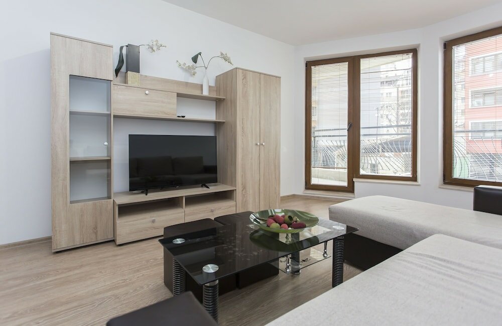 Фото Bright 1bdr Apartment Near Center - Free Parking